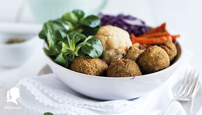 Buddha Bowl mit Wintergemüse und Falafel - veganes Rezept | relleomein.de