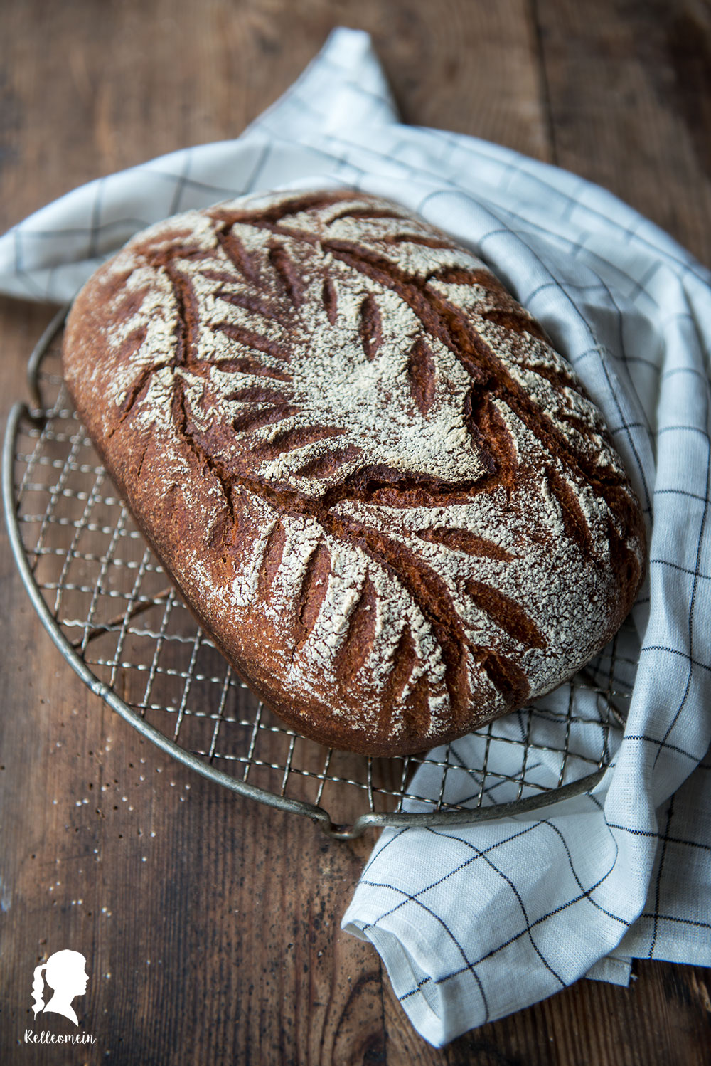 Dinkelbrot mit Joghurt - schnelles Brot - Roggenmehl und Dinkelmehl | inkl. Thermomix® Rezept | relleomein.de