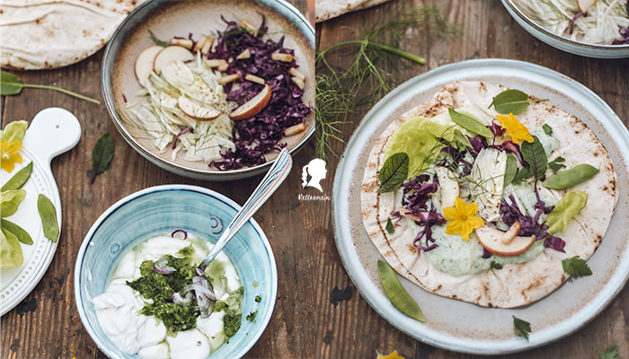Leichtes Mittagessen für den Sommer - Vegetarischer Wrap mit Tsatsiki und Salat | relleomein.de #vegan #vegetarisch #foodblogger