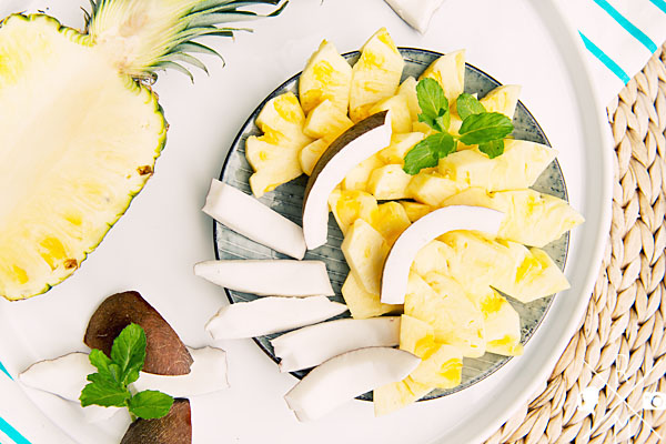 Pineaple, Coconut and Mint for a little snack | relleomein.de