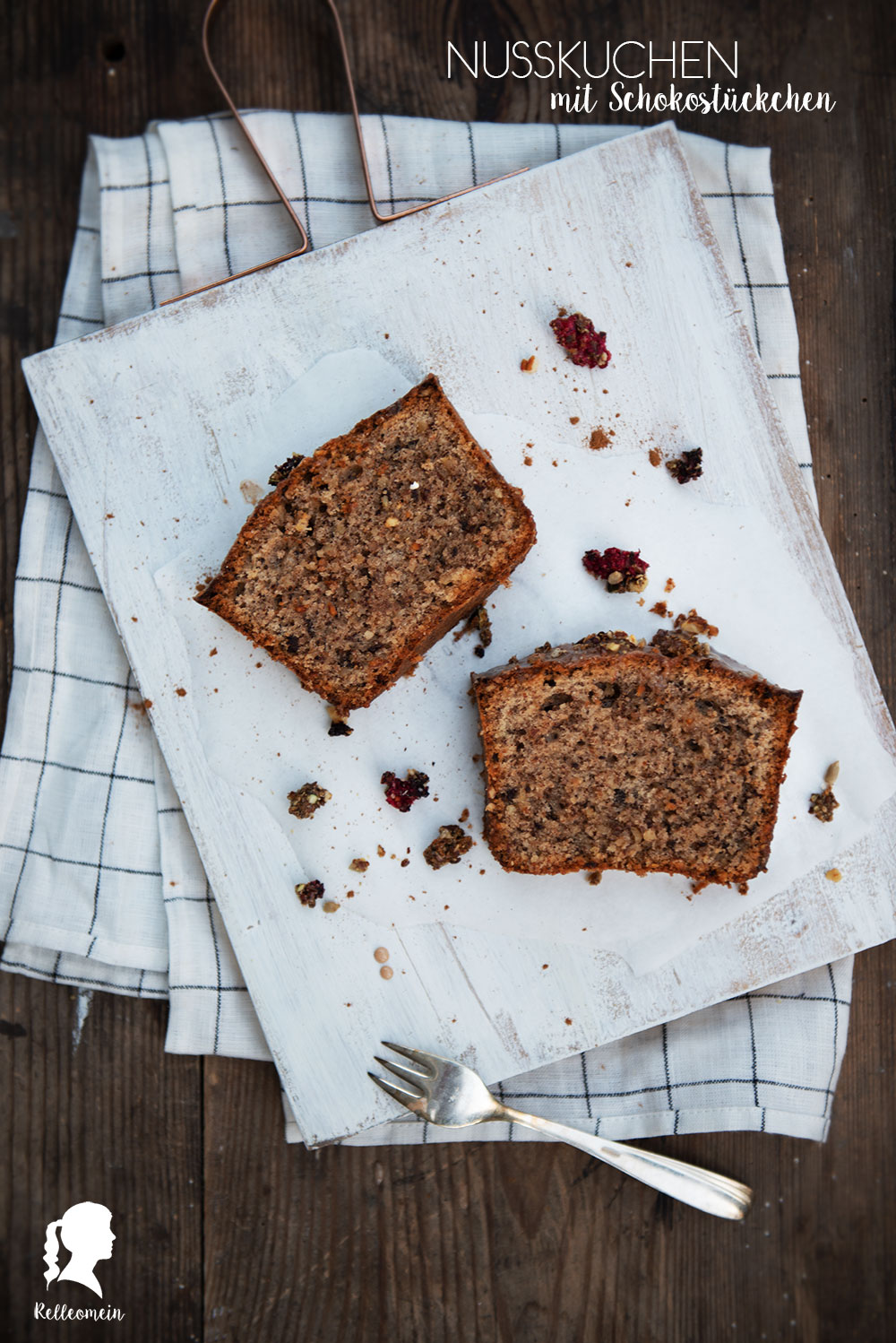 Nusskuchen mit Schokostückchen - perfekt um offene Nüsse zu verwerten | relleomein.de