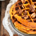 Pumpkin Waffles - Kürbiswaffeln mit karamellisierten Walnüssen | relleomein.de #pumpkin #thermomix #recipe