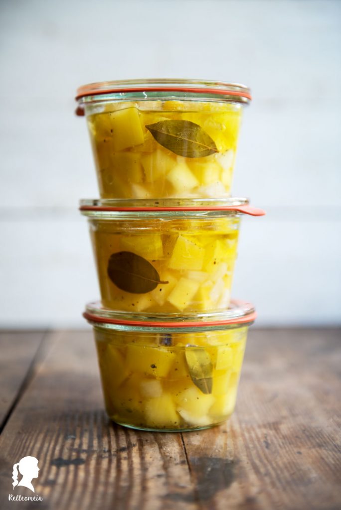 Einkochwoche - Zucchini einlegen in Öl - Zucchini Rezept für große Zucchini | relleomein.de #einkochen #canning